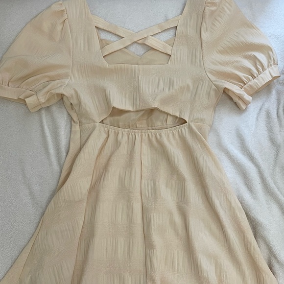 cream coloured dollcore dress - Picture 2 of 2